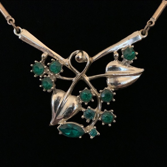 Vintage 1950s Emerald Green Rhinestone Necklace - Picture 3 of 8